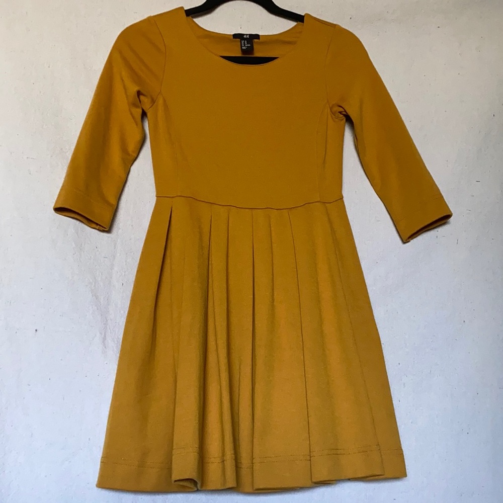 H&M Gold/yellow dress w/ pleated skirt, 3/4 sleeve
